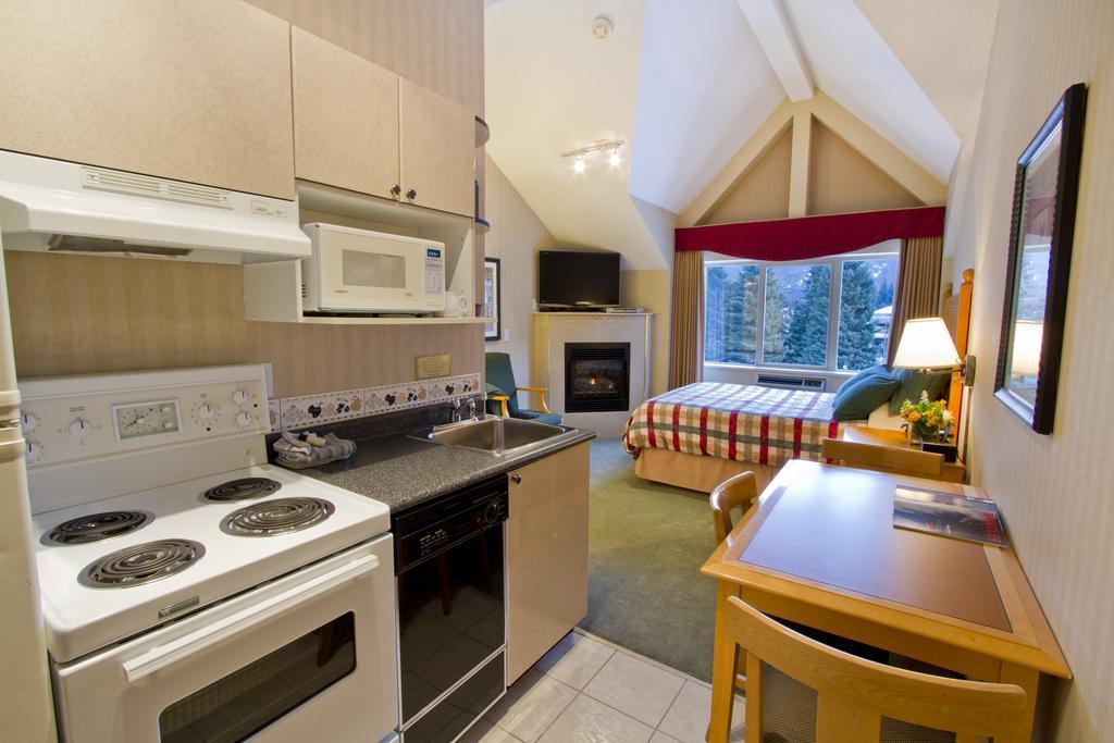 Pinnacle Hotel Whistler Extérieur photo