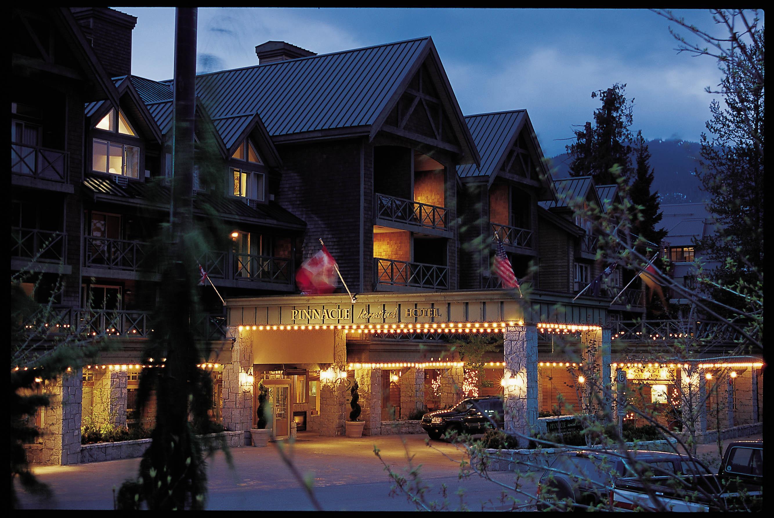 Pinnacle Hotel Whistler Extérieur photo