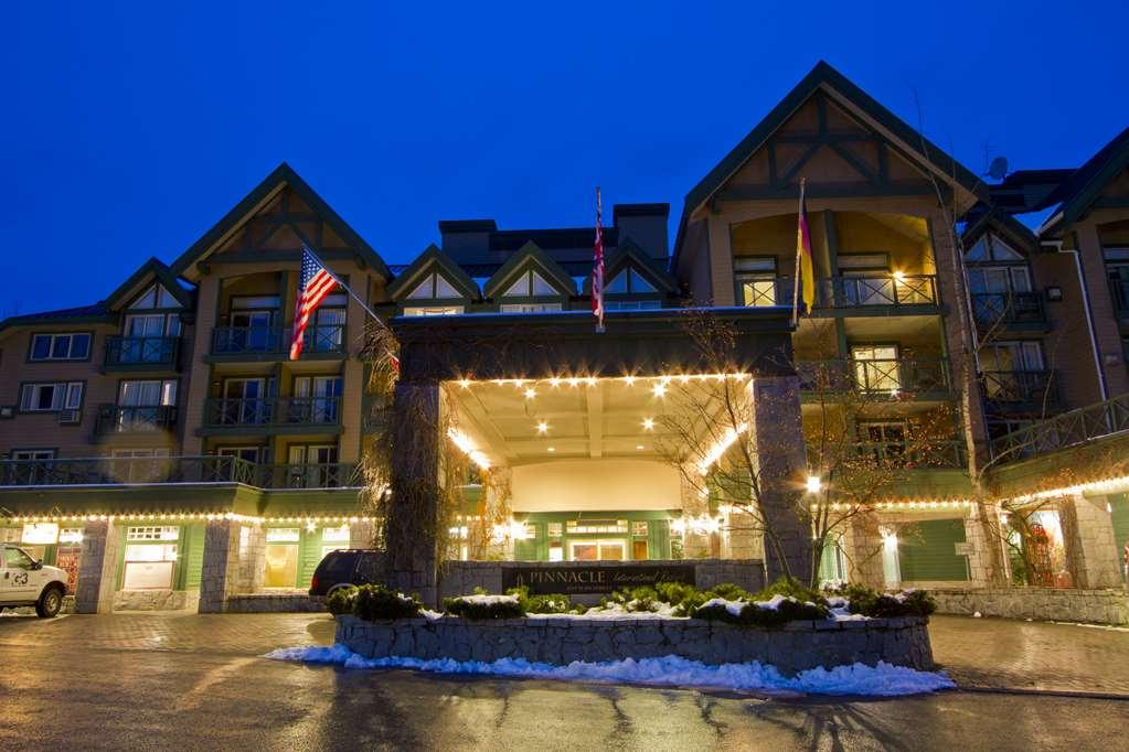 Pinnacle Hotel Whistler Extérieur photo