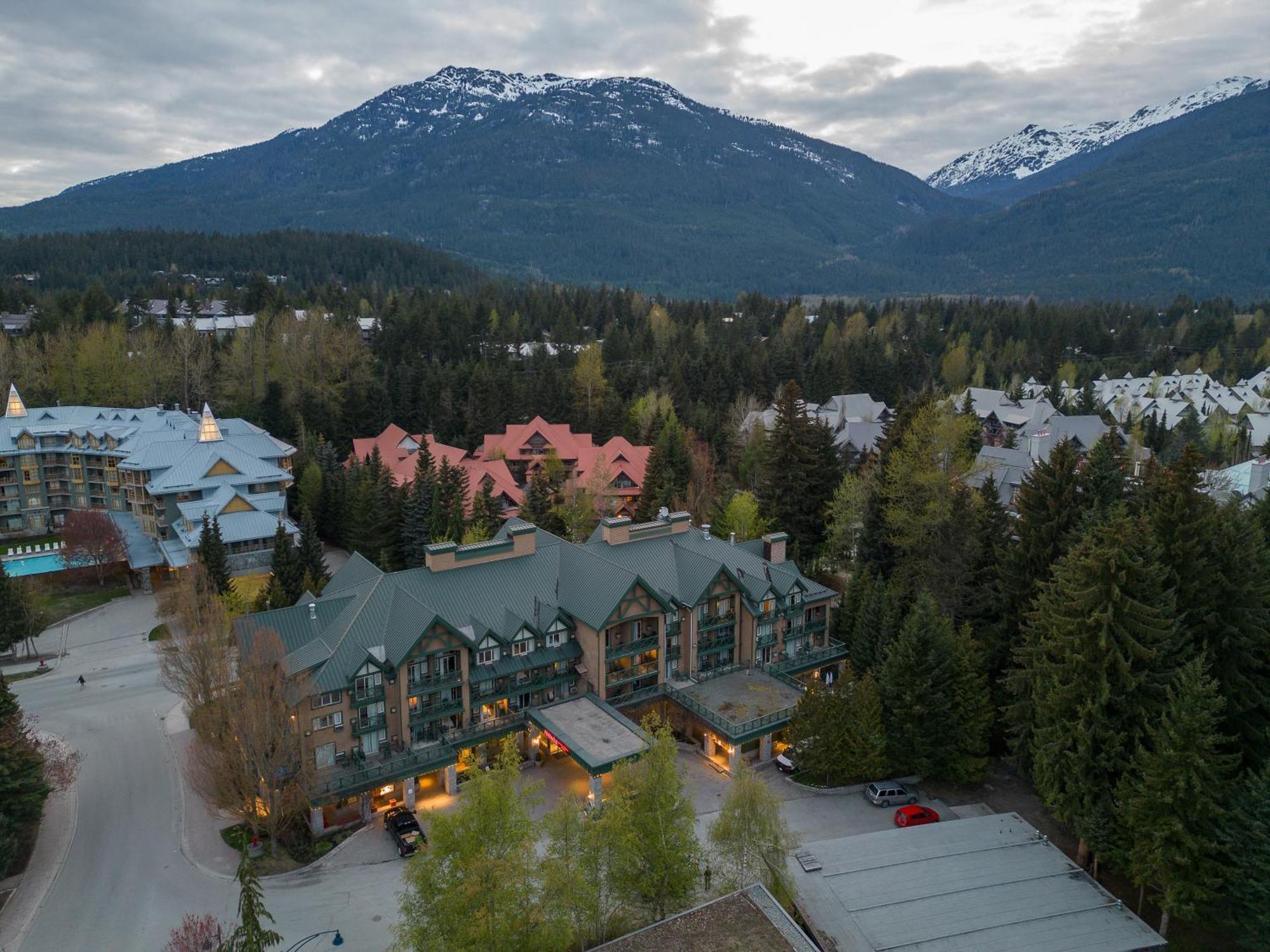 Pinnacle Hotel Whistler Extérieur photo