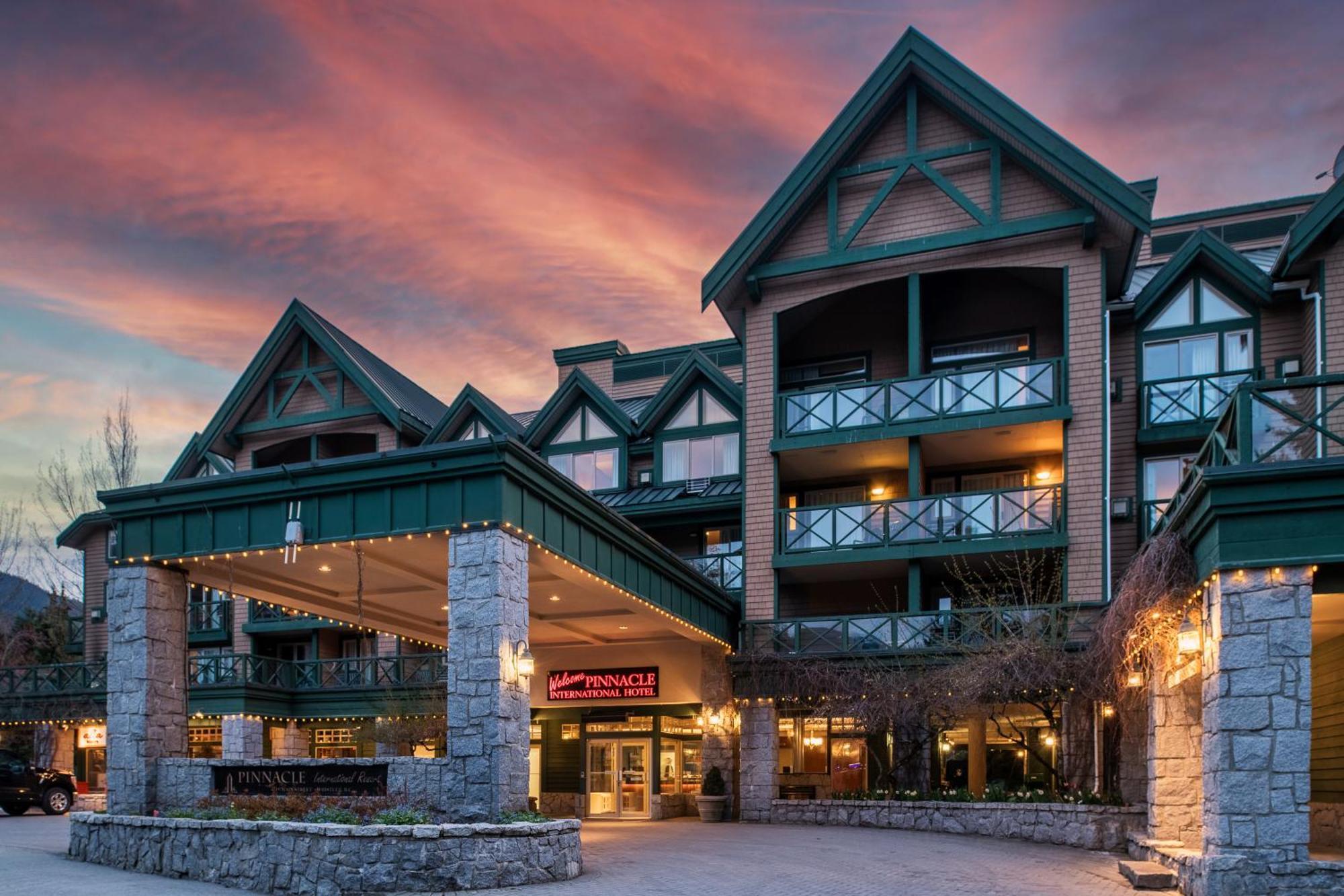 Pinnacle Hotel Whistler Extérieur photo