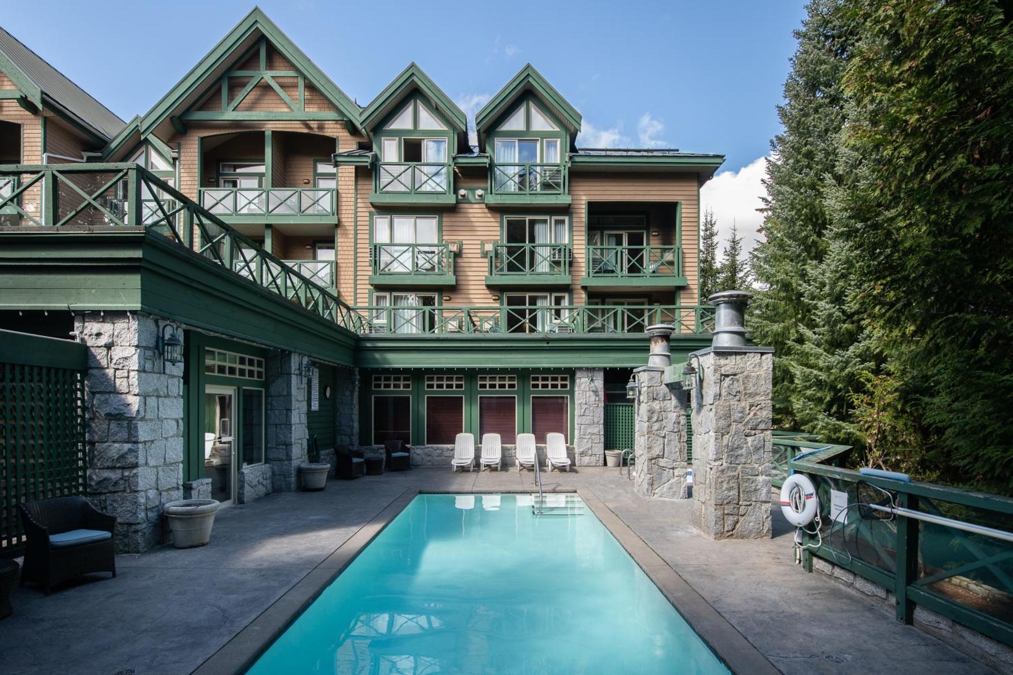 Pinnacle Hotel Whistler Extérieur photo